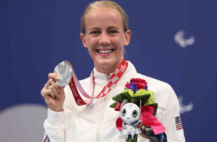 Mallory Weggemann: Paralympic swimmer’s inspirational story