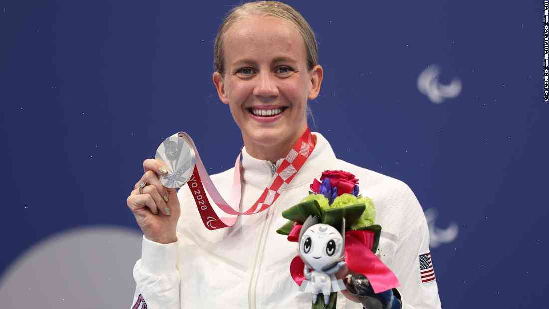 Mallory Weggemann: Paralympic swimmer's inspirational story