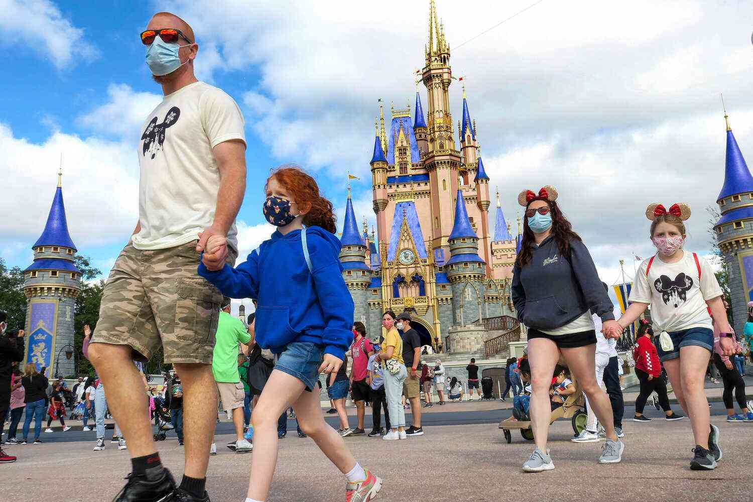 Disney abruptly withdraws mandatory vaccinations